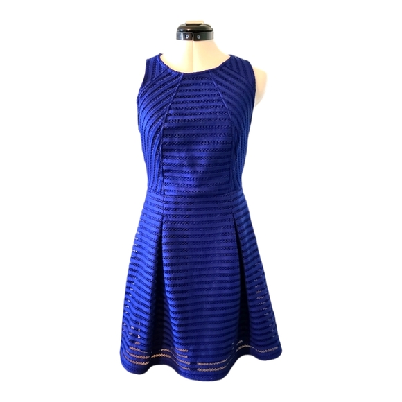 Dress - Picture 1 of 3